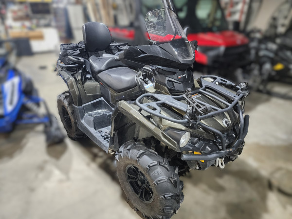 BOREAL GREEN 2021 Can-Am OUTLANDER MAX 570